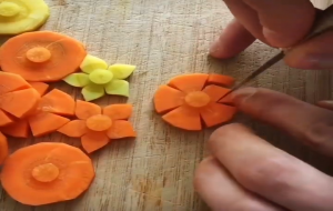ویدئو: تزئین سالاد/ هویج و خیار